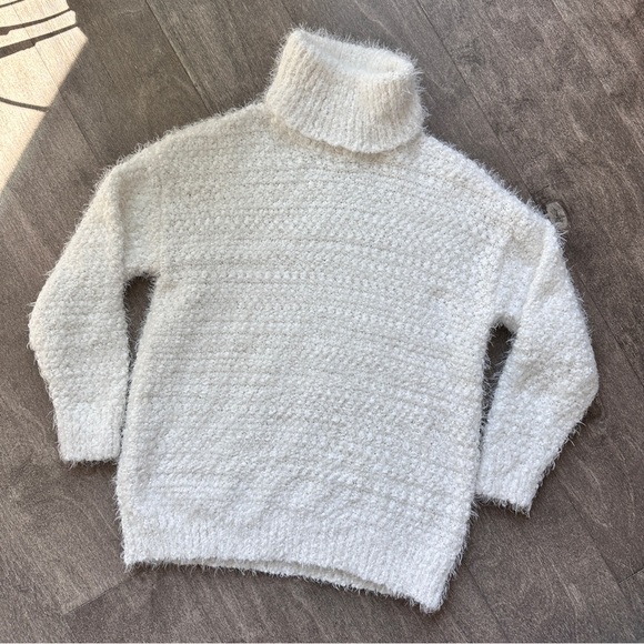 Zara Sweaters - Super Soft Cozy Fuzzy White Turtleneck Sweater